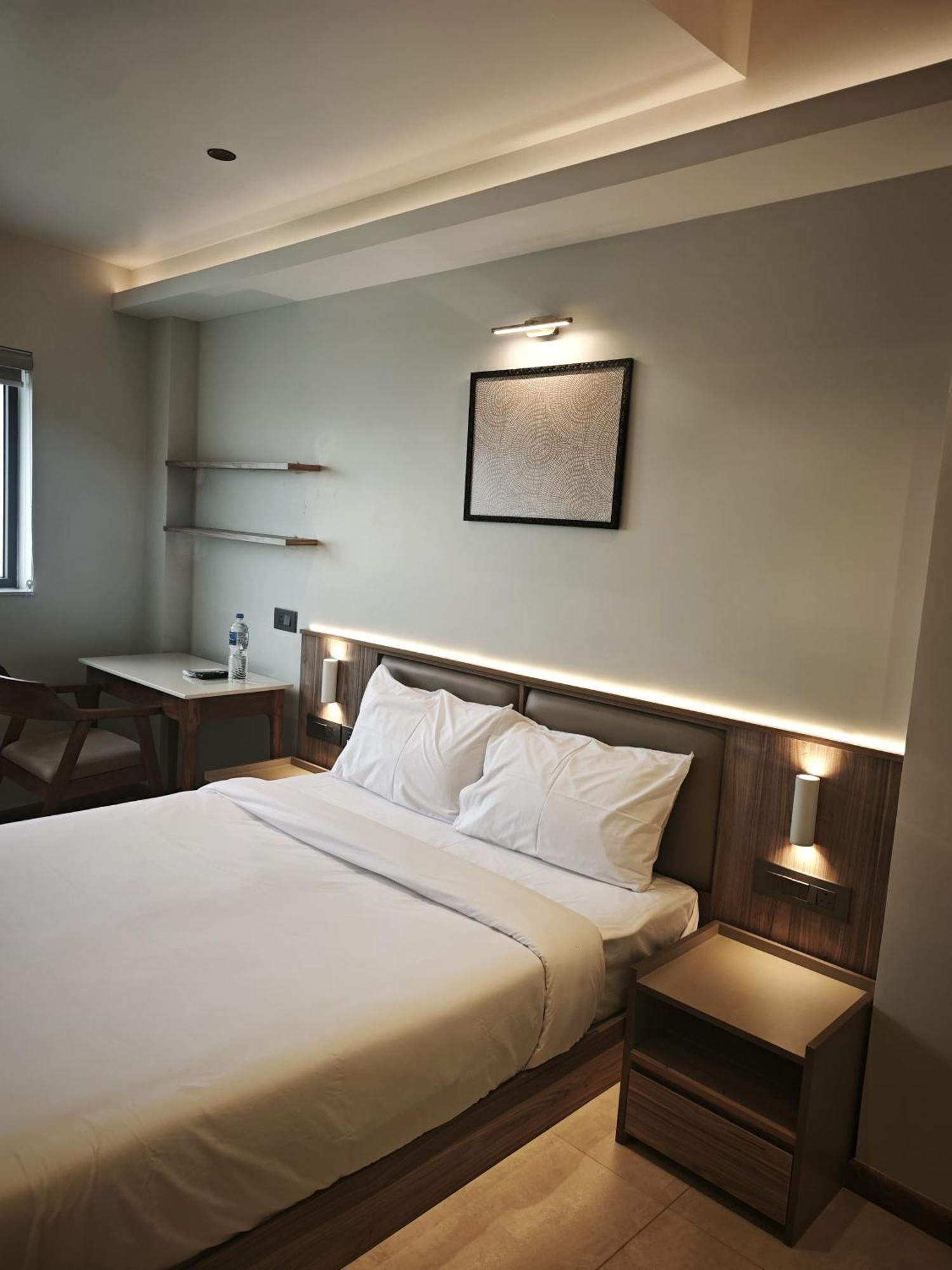 Alite Enclaves Fully Furnished Apartments Thrissur ภายนอก รูปภาพ